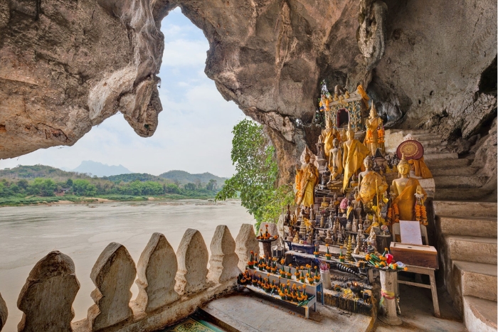 Visit Pask Ou cave in Luang Prabang